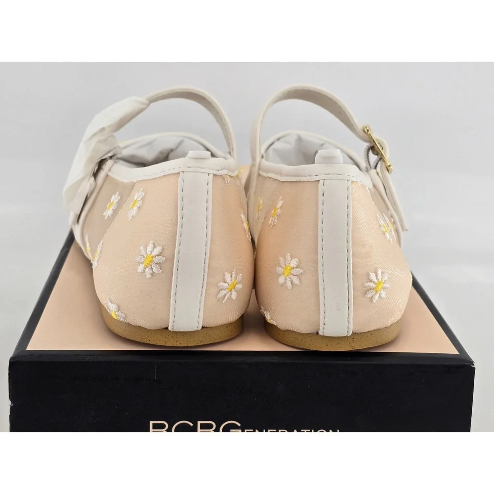 BCBGeneration Harpin Mary Jane Flats Womens Size 5 White Daisy Mesh - NEW